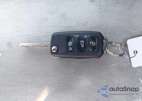 2011 Volkswagen Jetta 2.0L S z USA, uszkodzony, nr VIN 3VW2K7AJ8BM090191